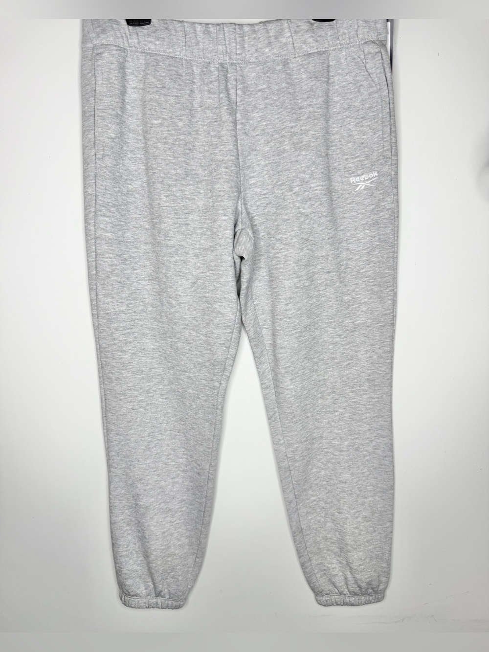 Reebok Women’s Light Gray Fleece Sweatpants Joggers with  Logo Size Large